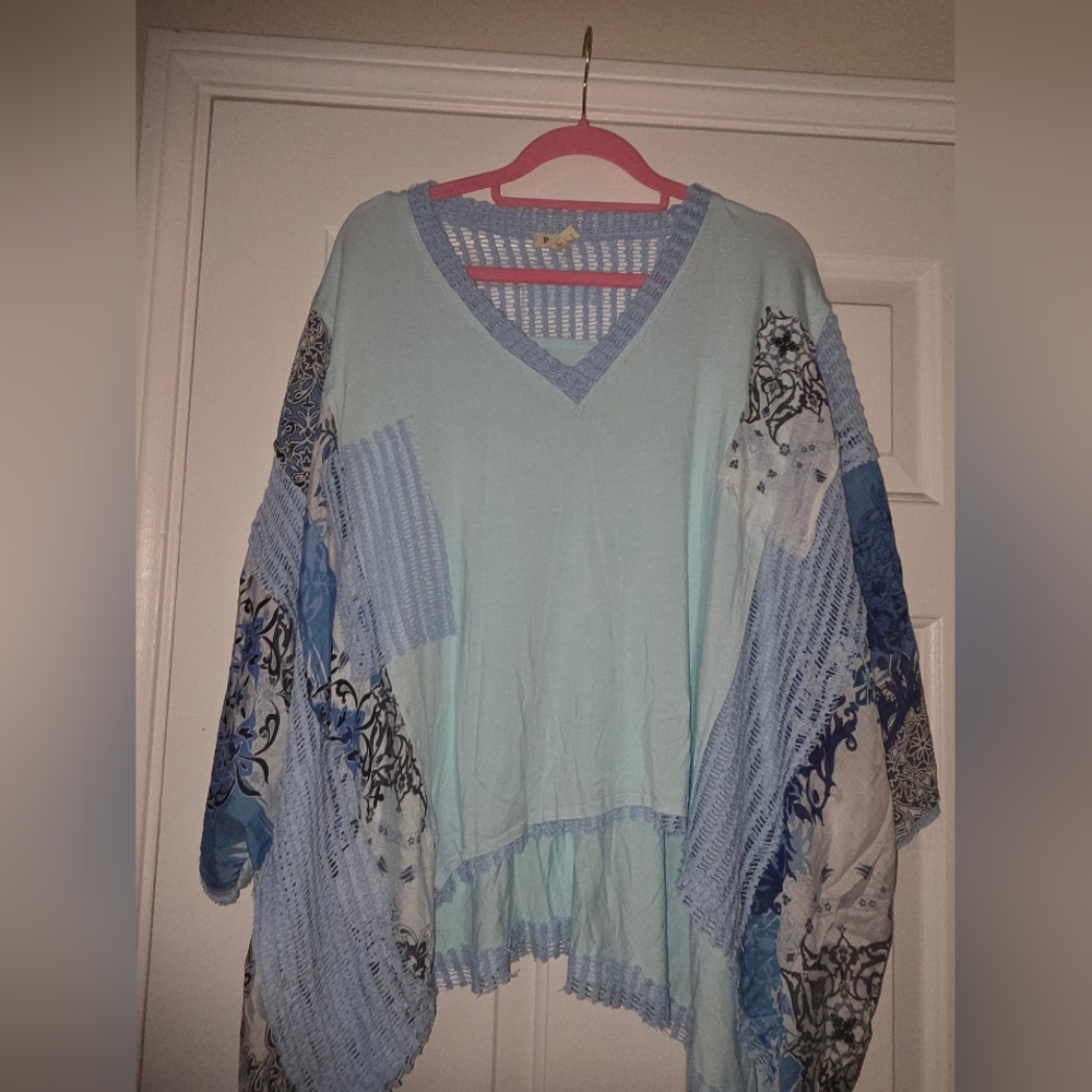 POL Soft V-Neck Boho Top Size L NWOTs